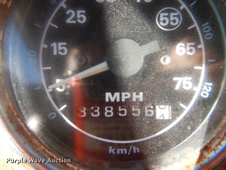 image for item DI2442 1995 Ford LTS9000 vacuum/kill truck