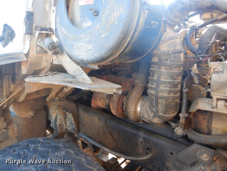 image for item DI2442 1995 Ford LTS9000 vacuum/kill truck