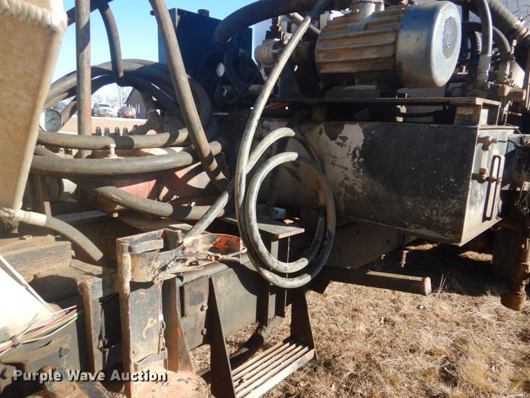 image for item DI2442 1995 Ford LTS9000 vacuum/kill truck