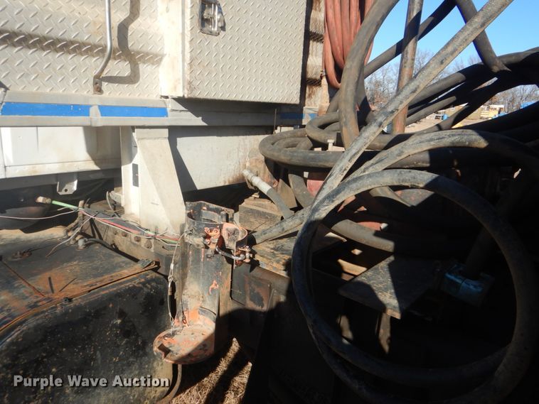 image for item DI2442 1995 Ford LTS9000 vacuum/kill truck