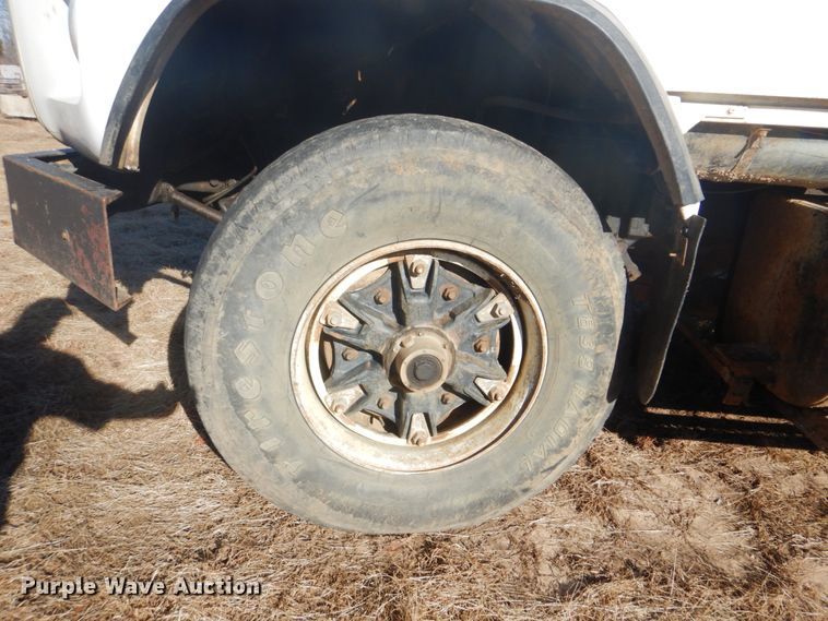 image for item DI2442 1995 Ford LTS9000 vacuum/kill truck