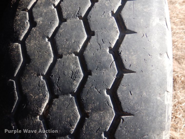 image for item DI2442 1995 Ford LTS9000 vacuum/kill truck