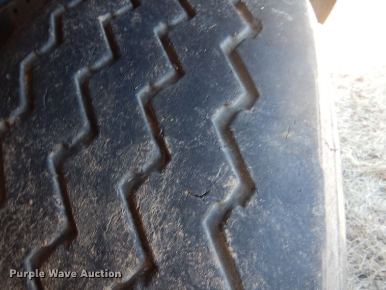 image for item DI2442 1995 Ford LTS9000 vacuum/kill truck