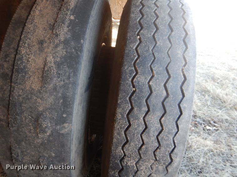 image for item DI2442 1995 Ford LTS9000 vacuum/kill truck