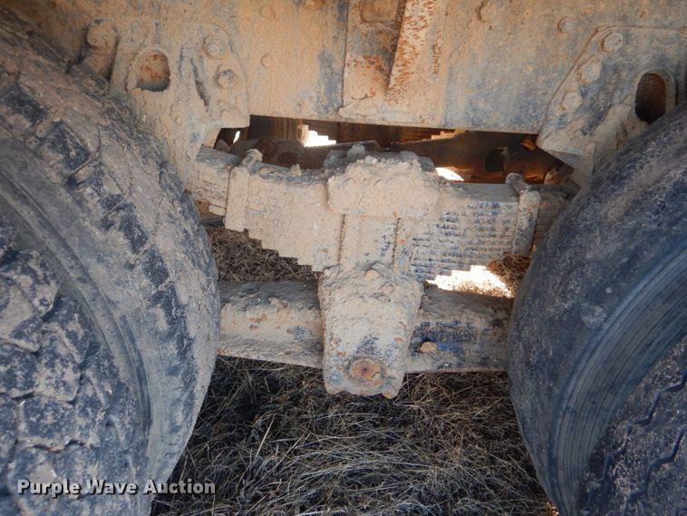 image for item DI2442 1995 Ford LTS9000 vacuum/kill truck