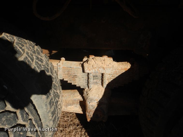 image for item DI2442 1995 Ford LTS9000 vacuum/kill truck