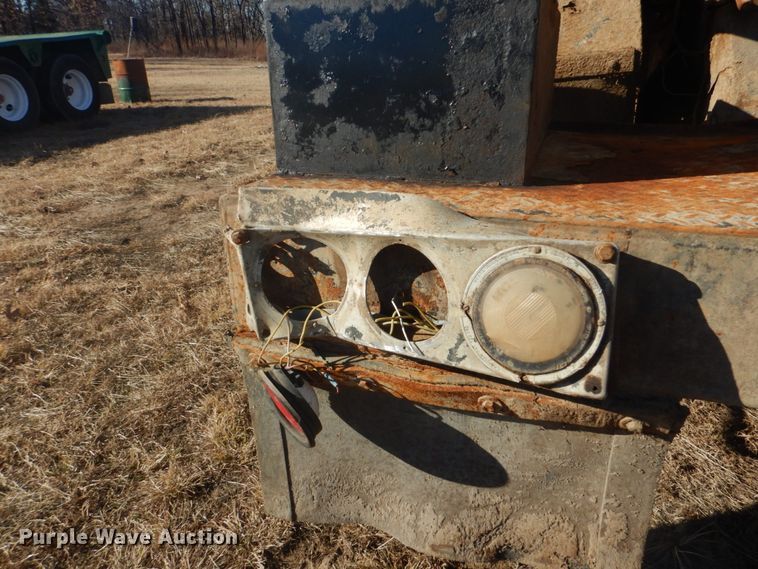 image for item DI2442 1995 Ford LTS9000 vacuum/kill truck