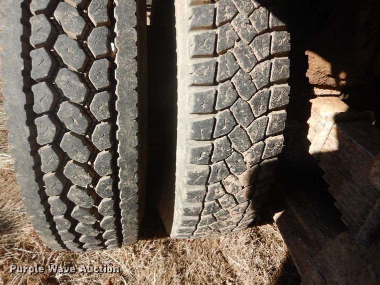 image for item DI2442 1995 Ford LTS9000 vacuum/kill truck