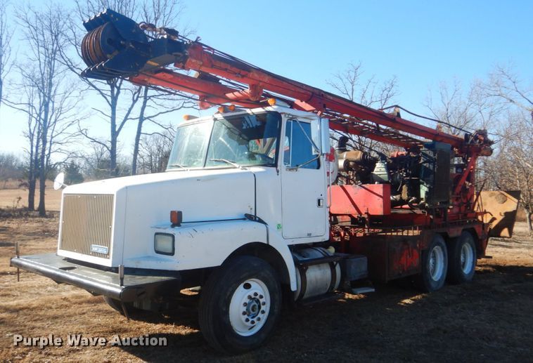 image for item DI2443 1993 Volvo WG well service rig truck