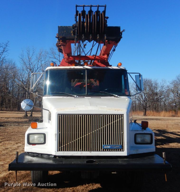 image for item DI2443 1993 Volvo WG well service rig truck