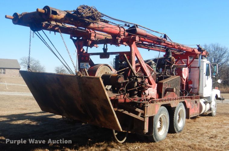 image for item DI2443 1993 Volvo WG well service rig truck