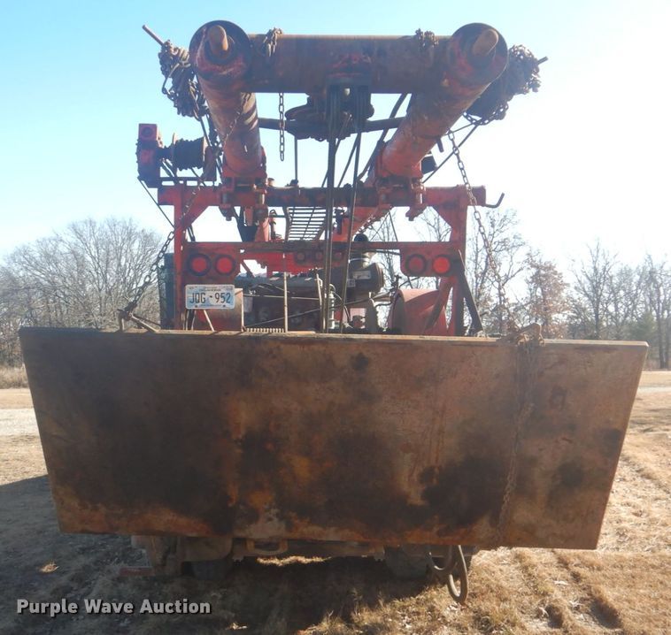 image for item DI2443 1993 Volvo WG well service rig truck