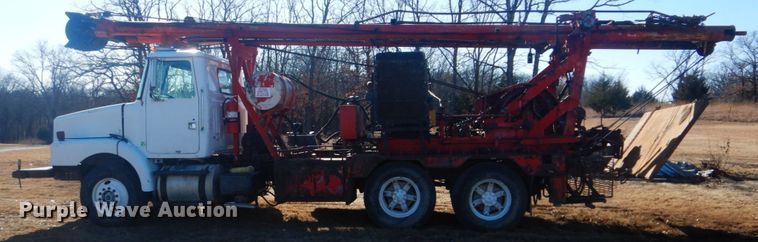 image for item DI2443 1993 Volvo WG well service rig truck