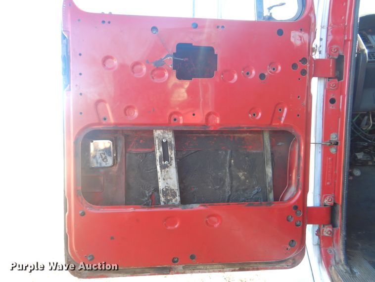 image for item DI2443 1993 Volvo WG well service rig truck