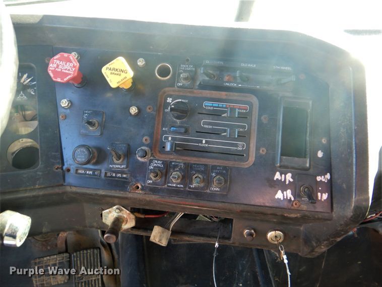 image for item DI2443 1993 Volvo WG well service rig truck