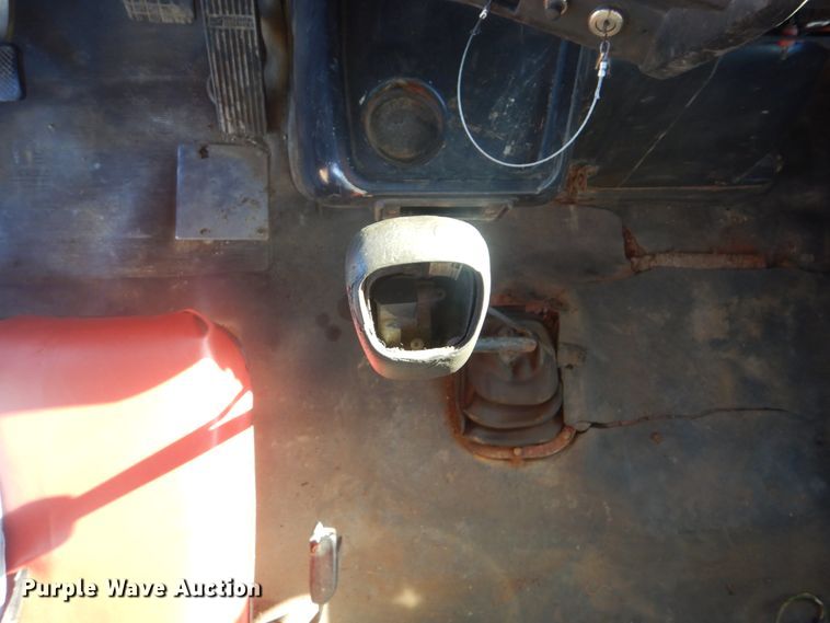 image for item DI2443 1993 Volvo WG well service rig truck