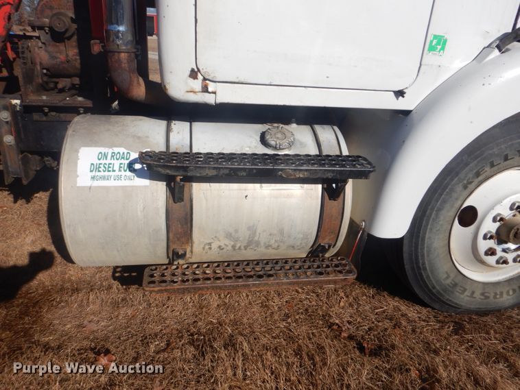 image for item DI2443 1993 Volvo WG well service rig truck