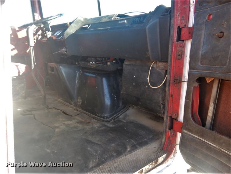 image for item DI2443 1993 Volvo WG well service rig truck