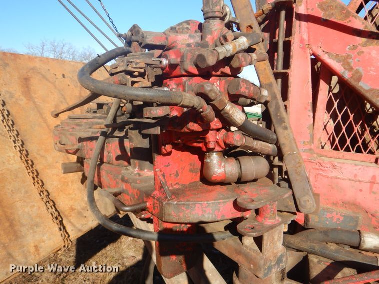 image for item DI2443 1993 Volvo WG well service rig truck