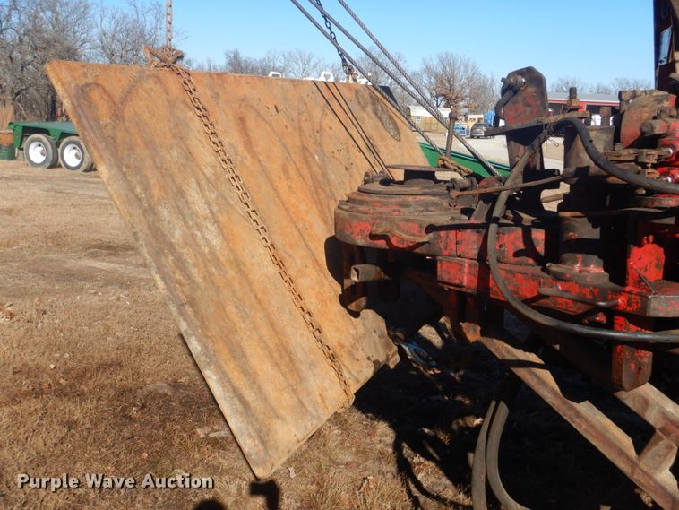 image for item DI2443 1993 Volvo WG well service rig truck