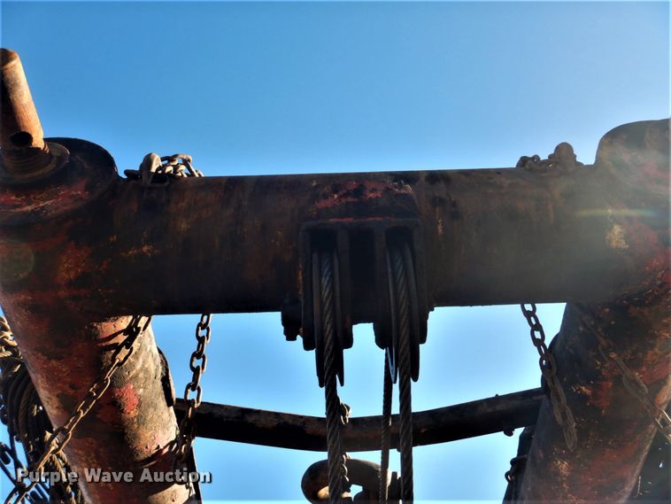 image for item DI2443 1993 Volvo WG well service rig truck