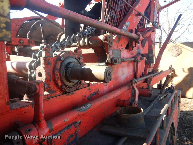 image for item DI2443 1993 Volvo WG well service rig truck