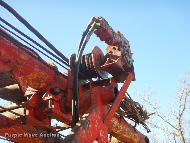 image for item DI2443 1993 Volvo WG well service rig truck