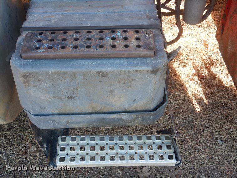 image for item DI2443 1993 Volvo WG well service rig truck