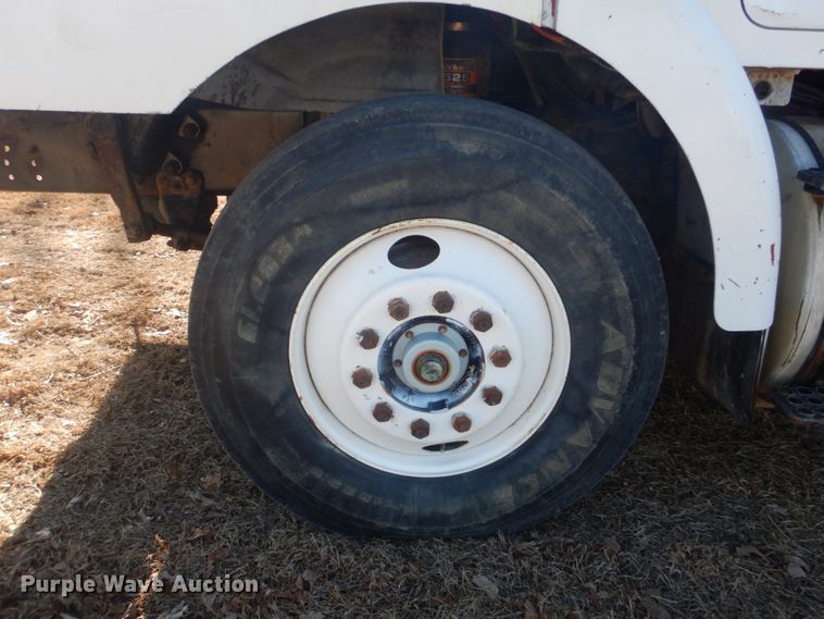 image for item DI2443 1993 Volvo WG well service rig truck