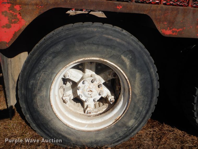 image for item DI2443 1993 Volvo WG well service rig truck