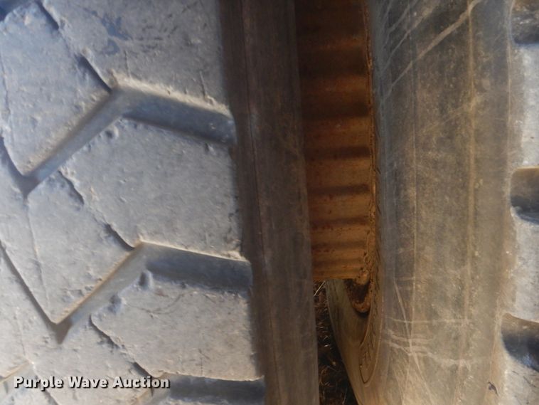 image for item DI2443 1993 Volvo WG well service rig truck