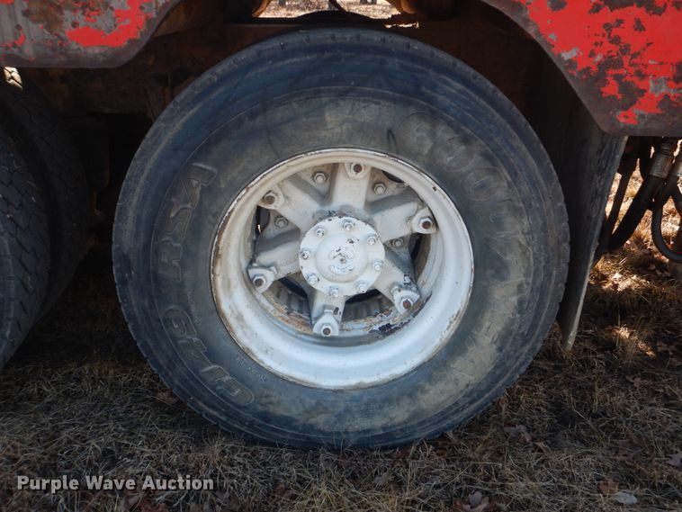 image for item DI2443 1993 Volvo WG well service rig truck