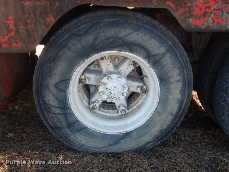 image for item DI2443 1993 Volvo WG well service rig truck