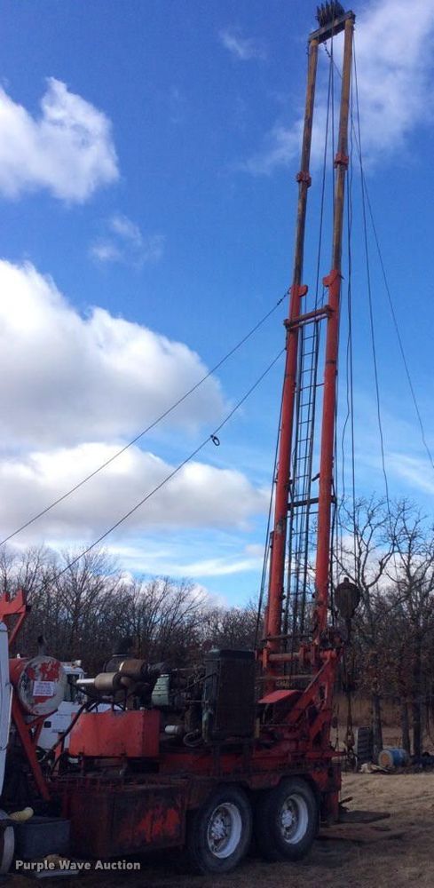 image for item DI2443 1993 Volvo WG well service rig truck