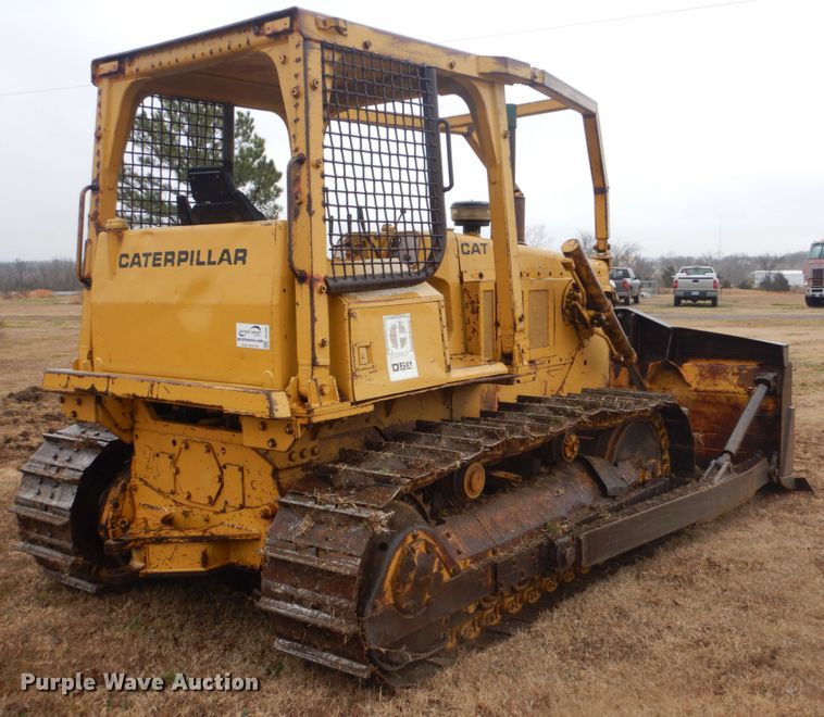 image for item DI2444 1986 Caterpillar D5B dozer