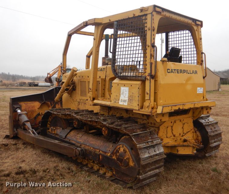 image for item DI2444 1986 Caterpillar D5B dozer