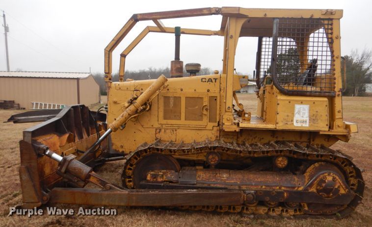 image for item DI2444 1986 Caterpillar D5B dozer