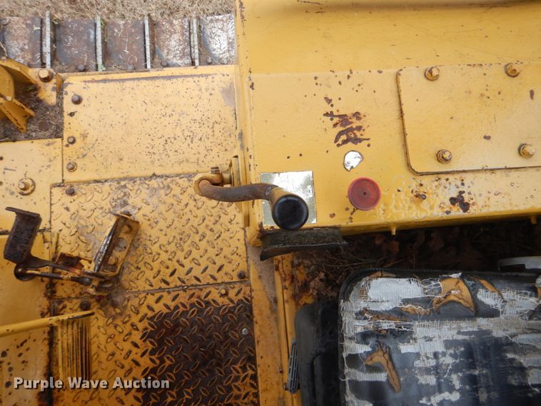 image for item DI2444 1986 Caterpillar D5B dozer