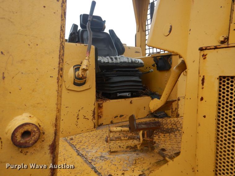 image for item DI2444 1986 Caterpillar D5B dozer