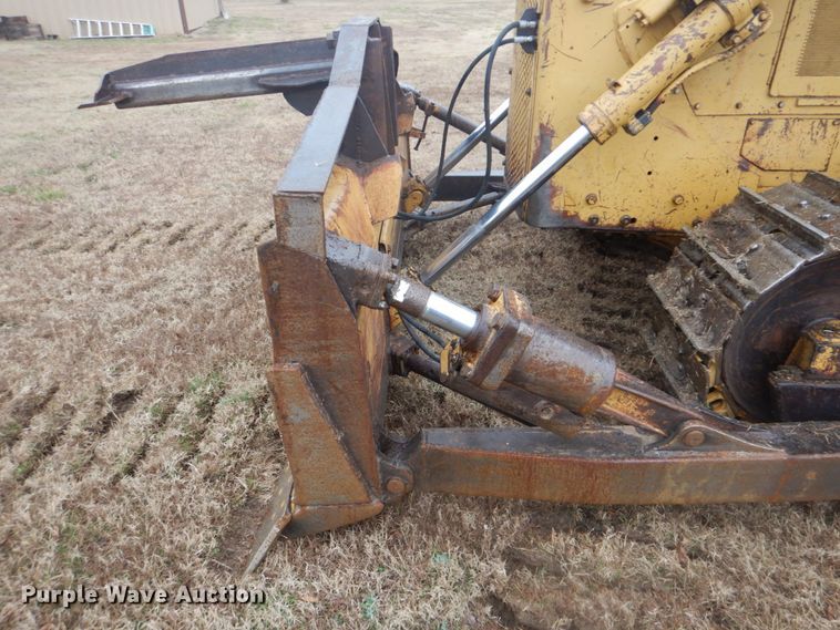 image for item DI2444 1986 Caterpillar D5B dozer