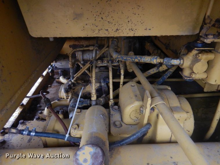 image for item DI2444 1986 Caterpillar D5B dozer