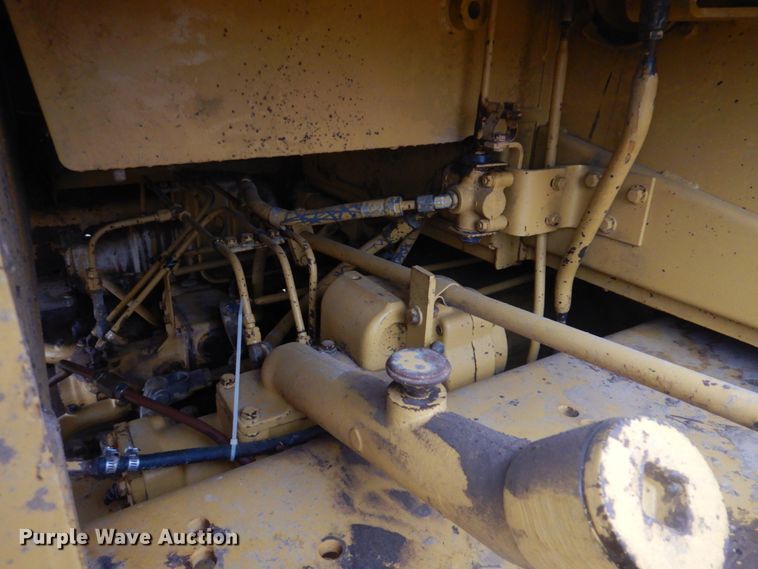 image for item DI2444 1986 Caterpillar D5B dozer