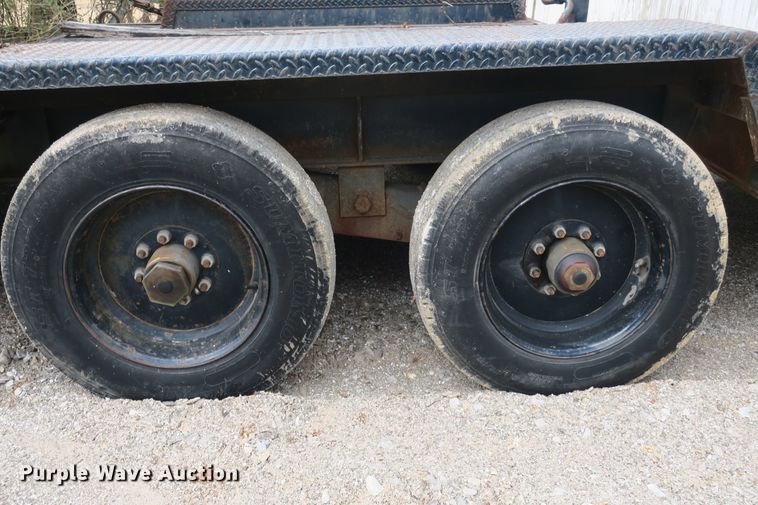 image for item EA9425 1997 Holden TPS18 equipment trailer