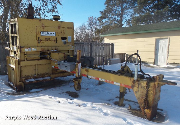 image for item EF9610 1998 Remax 4000 reclaimer