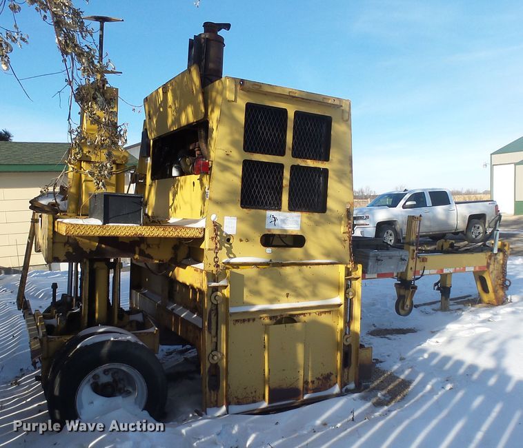 image for item EF9610 1998 Remax 4000 reclaimer