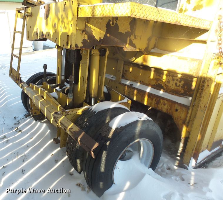 image for item EF9610 1998 Remax 4000 reclaimer