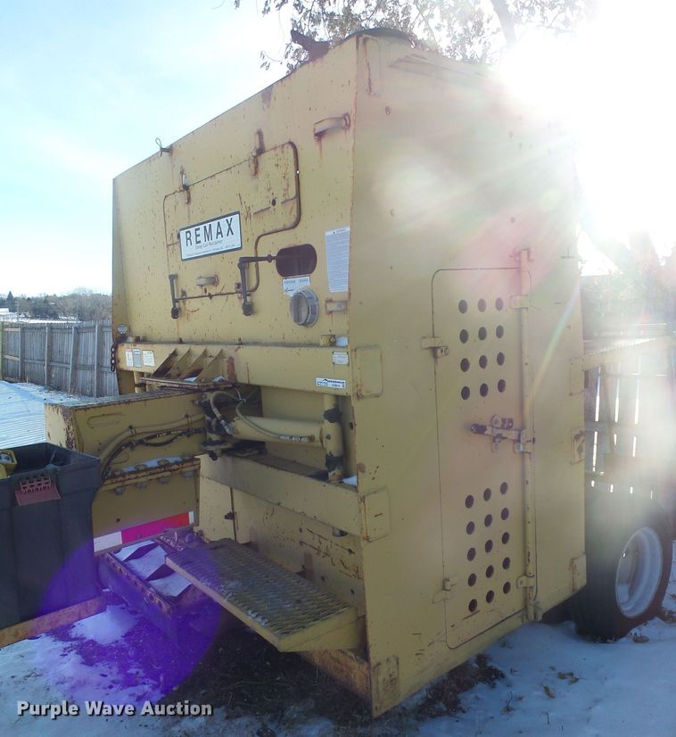 image for item EF9610 1998 Remax 4000 reclaimer