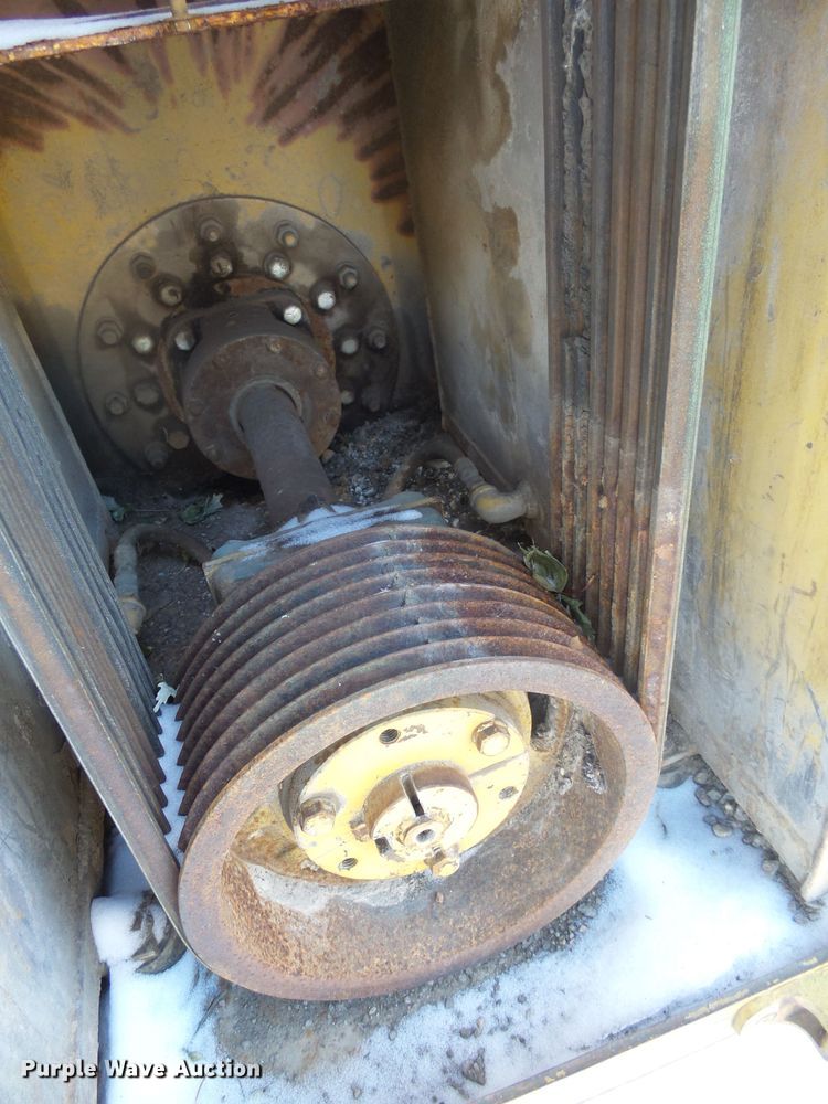 image for item EF9610 1998 Remax 4000 reclaimer