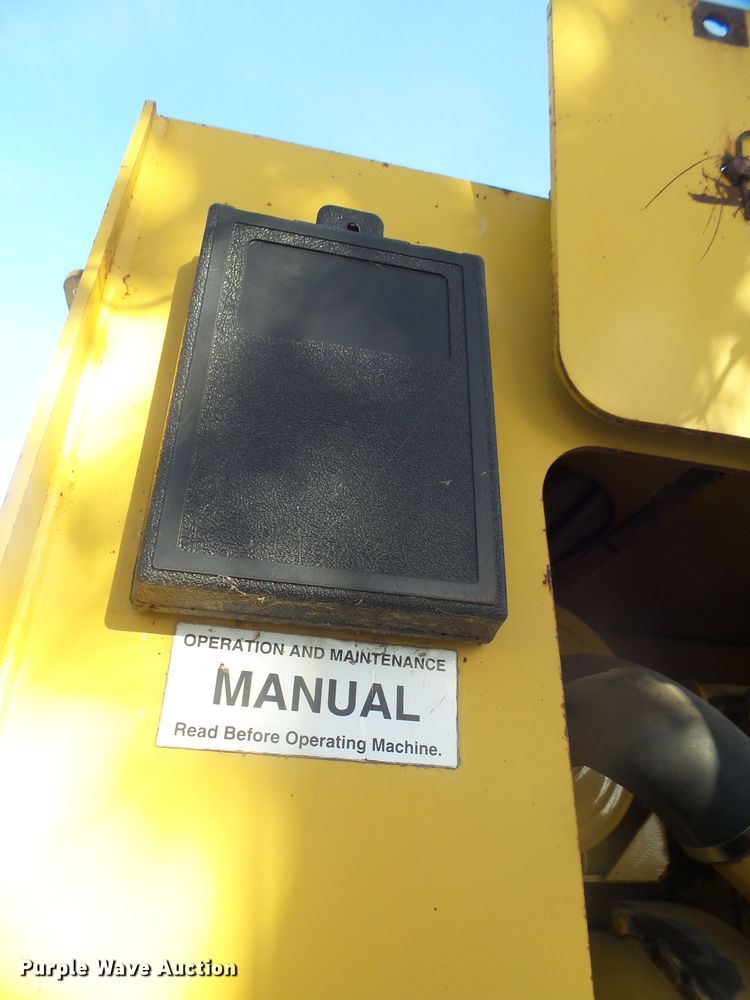 image for item EF9610 1998 Remax 4000 reclaimer