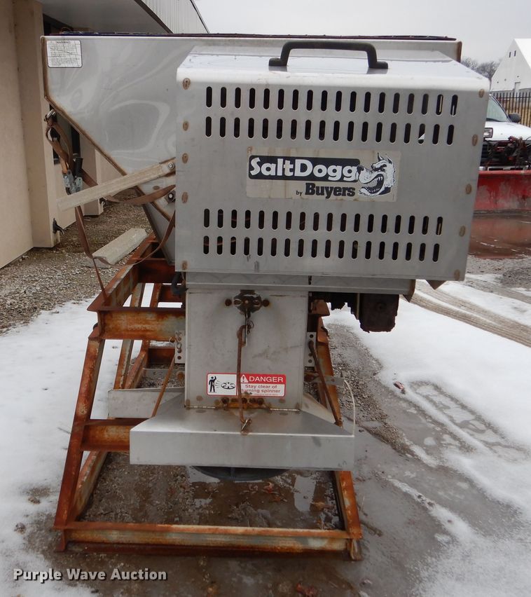 Salt Dogg spreader in Kansas City, MO Item EK9147 sold Purple Wave